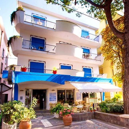 Hotel Adria B&B - Colazione Fino Alle 12 Misano Adriatico Exterior photo