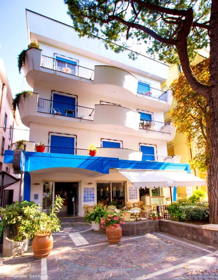Hotel Adria B&B - Colazione Fino Alle 12 Misano Adriatico Exterior photo