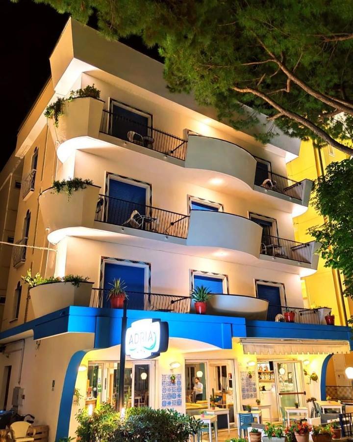 Hotel Adria B&B - Colazione Fino Alle 12 Misano Adriatico Exterior photo